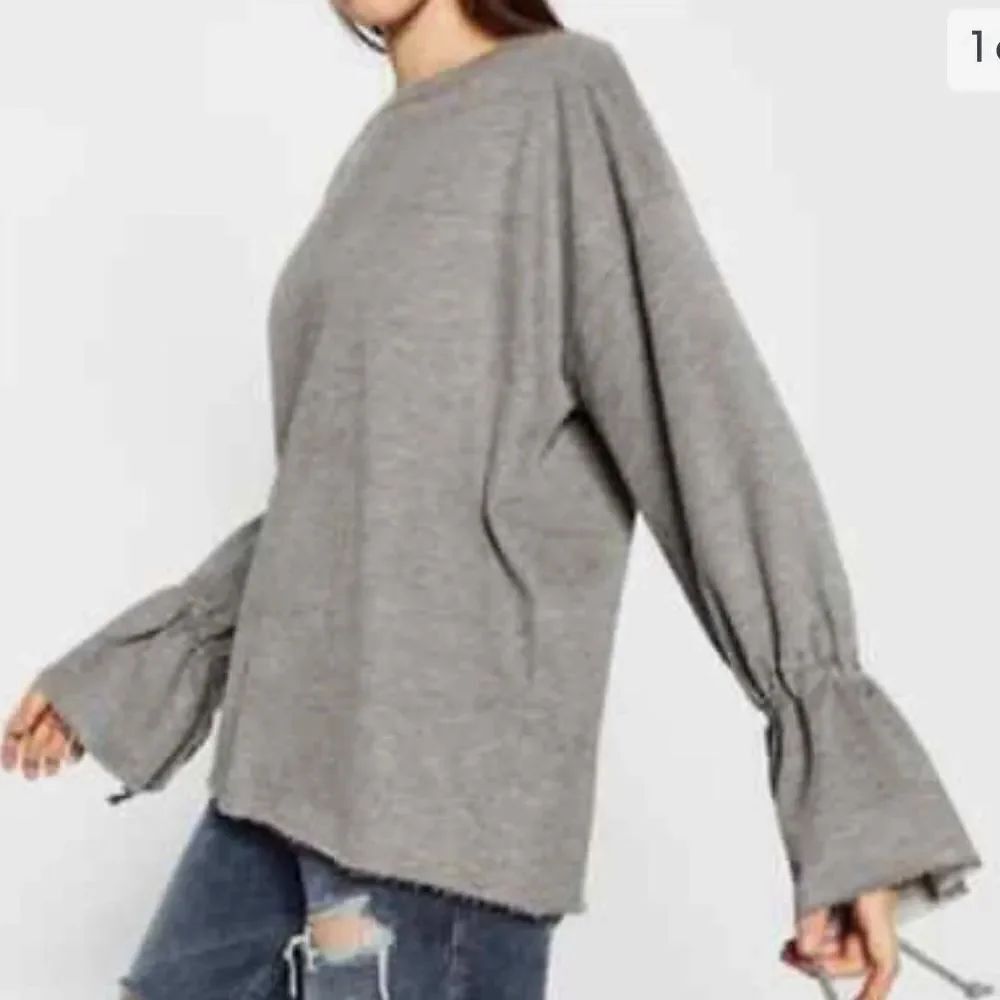 Zara Trafaluc Bell Sleeve Sweatshirt size Small Gray